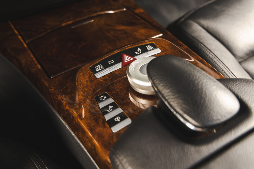 Mercedes-Benz S-Class 2011 photo 34