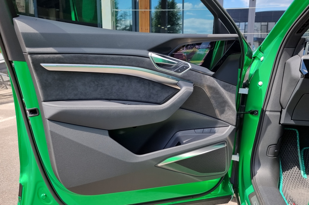 Audi e-tron 2020 photo 10