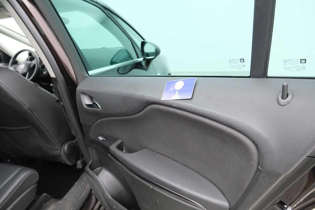 Opel Zafira 2017 фото 60