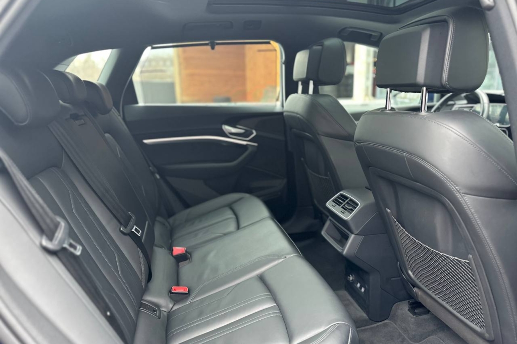 Audi e-tron 95 kWh  2020 фото 19