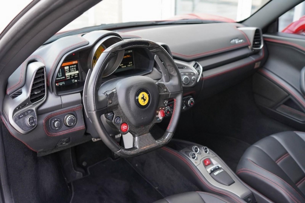 Ferrari 458 2011 фото 9