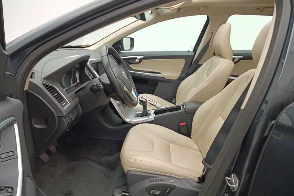 Volvo XC60 2016 фото 2