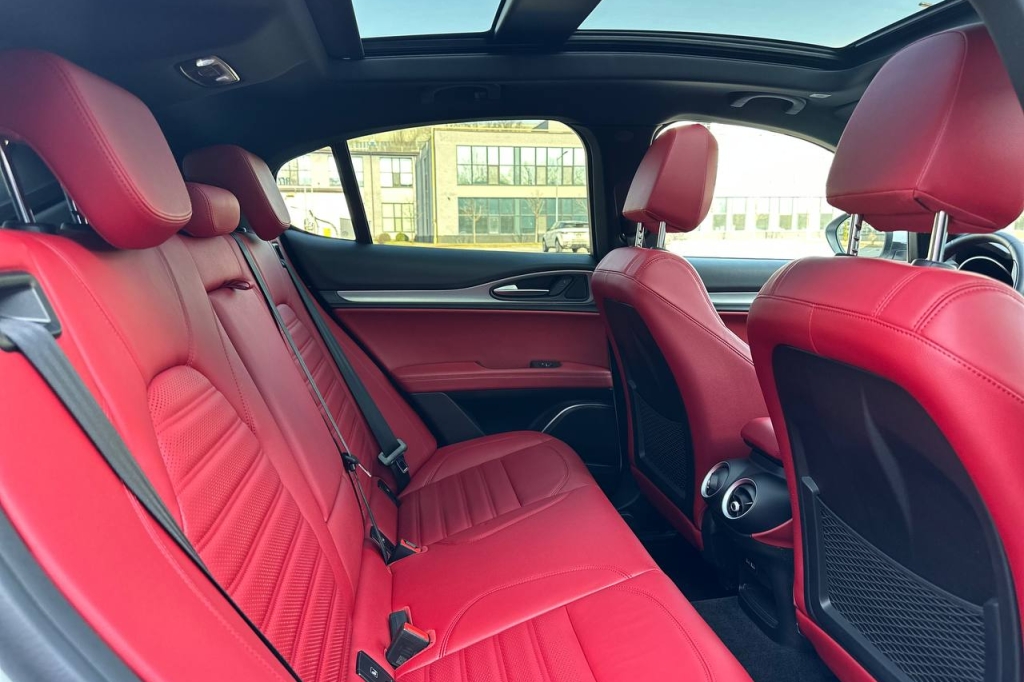 Alfa Romeo Stelvio 2021 photo 18