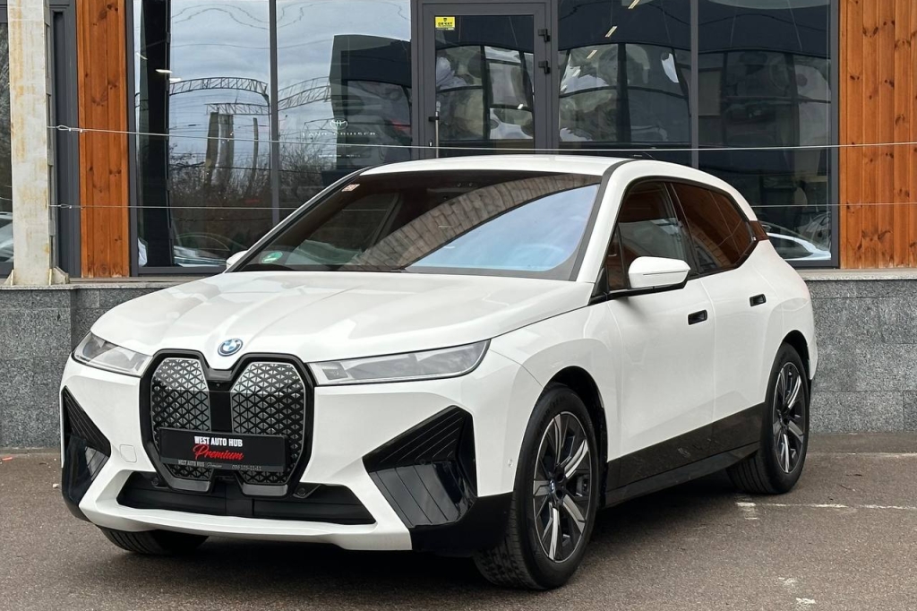 BMW iX xDrive40 2023 photo 2