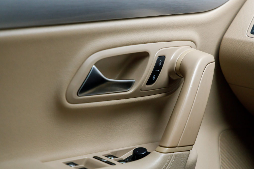 Volkswagen CC 2012 photo 16