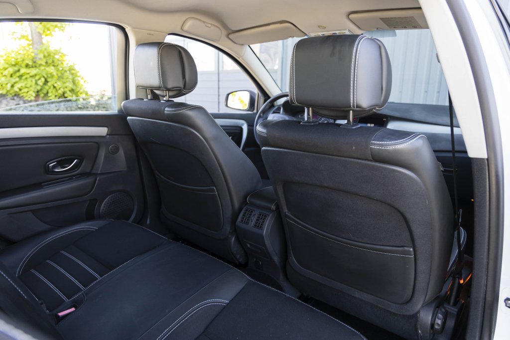 Renault Laguna 2014 photo 28