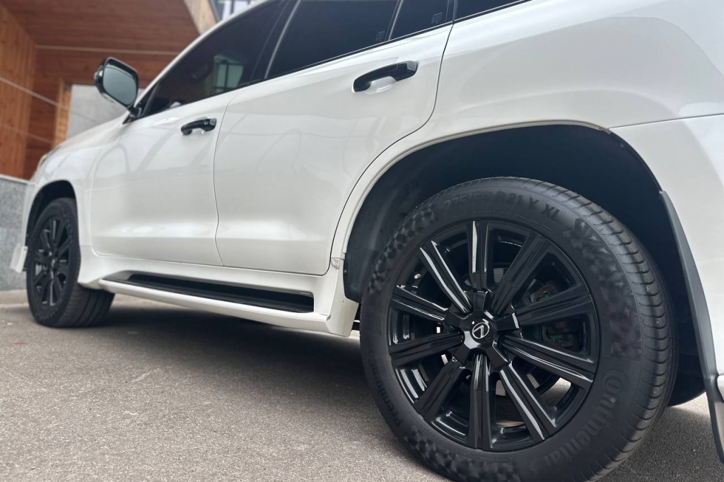 Lexus LX 450 2019 фото Lexus LX 450 2019 фото 5