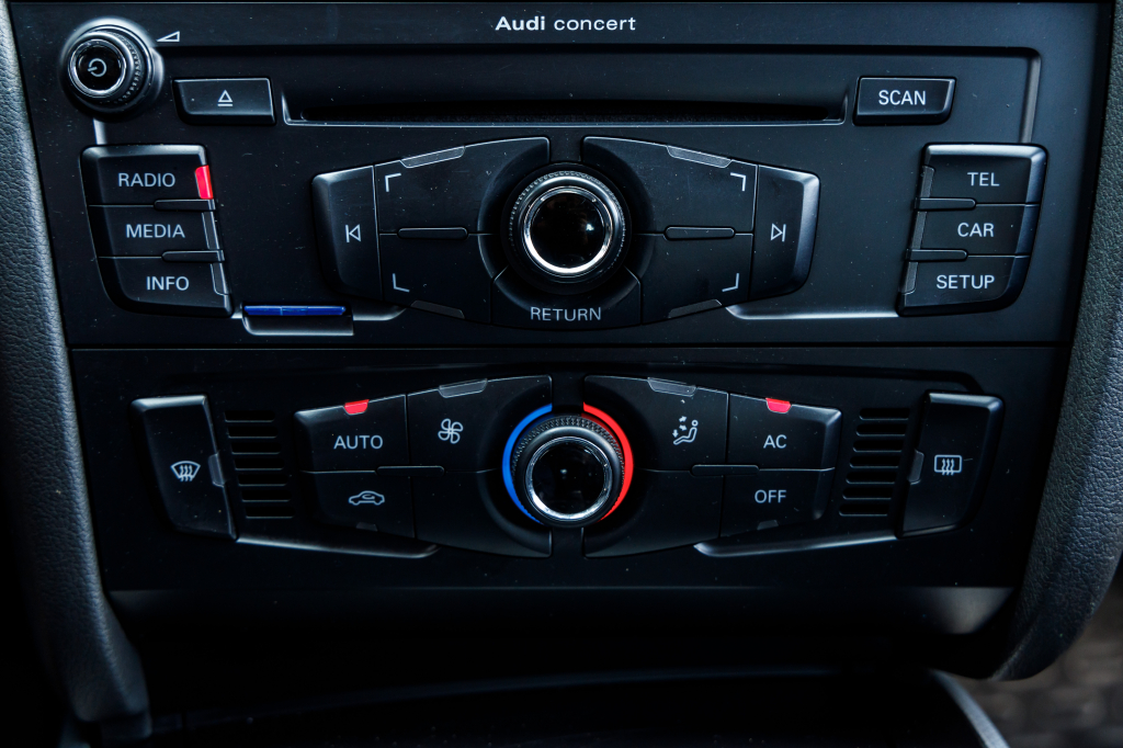 Audi A4 2008 фото 18