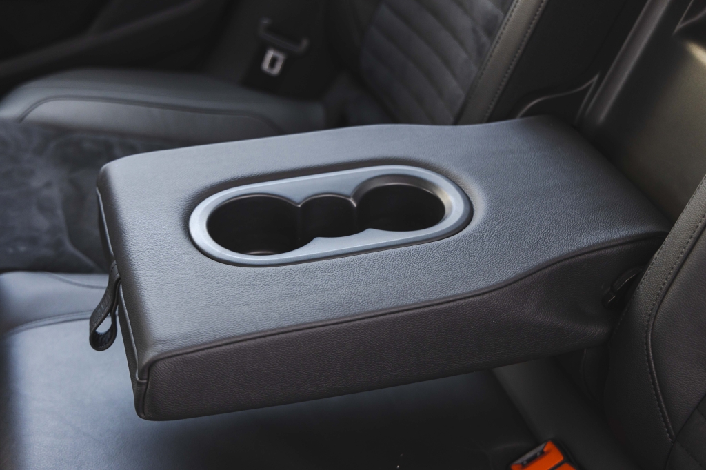 Volkswagen Passat R-Line 4Motion 2018 photo 32