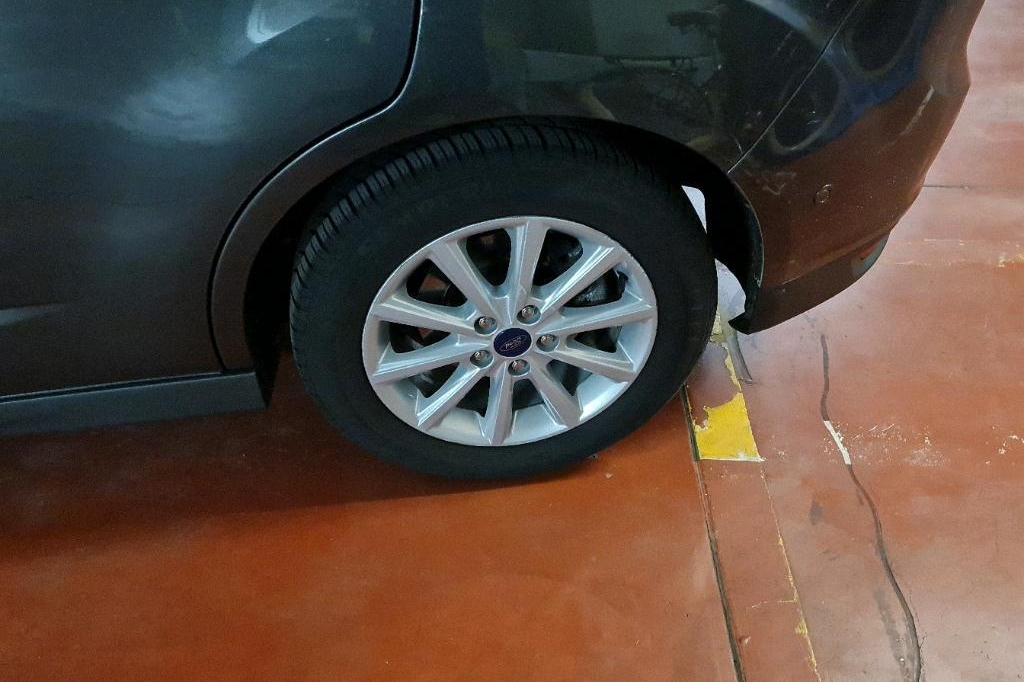 Ford Grand C-MAX 2017 фото 32