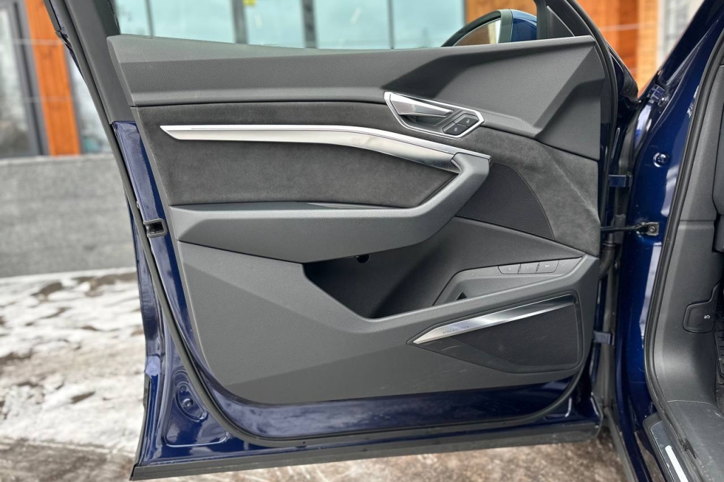 Audi e-tron 95 kWh  2020 фото 10