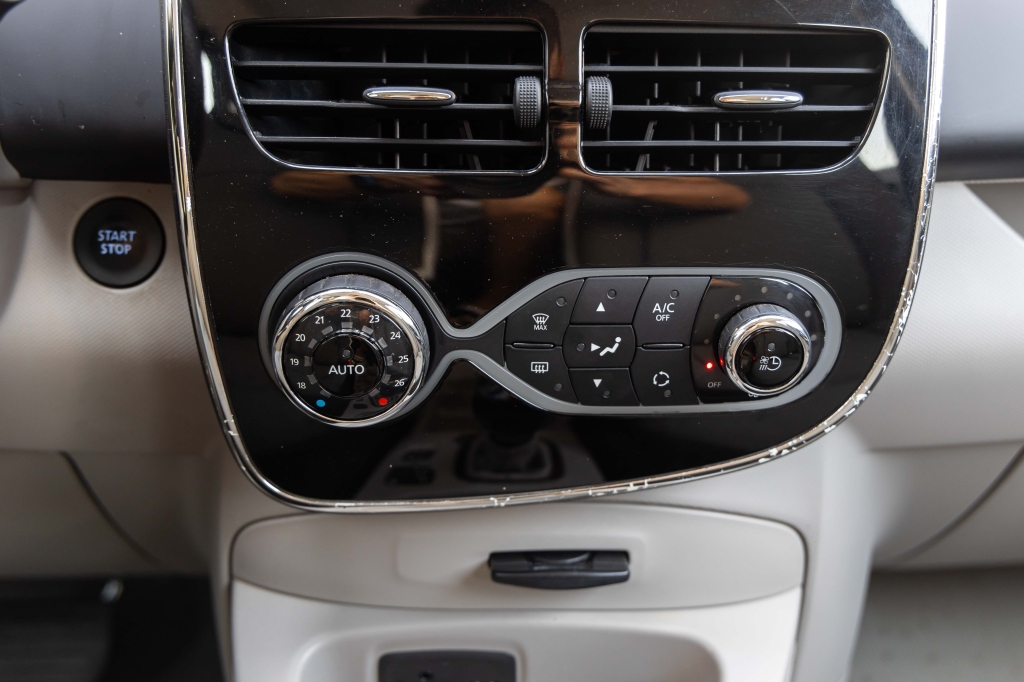 Renault Zoe 2016 фото 25