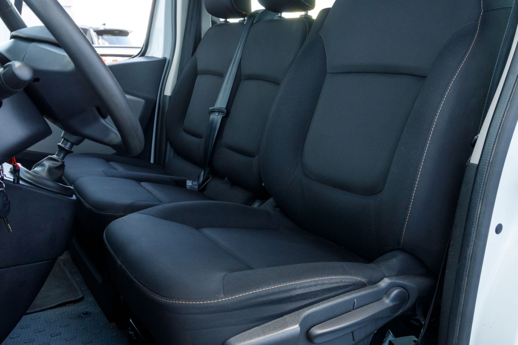 Renault Trafic пасс. 2015 фото 15