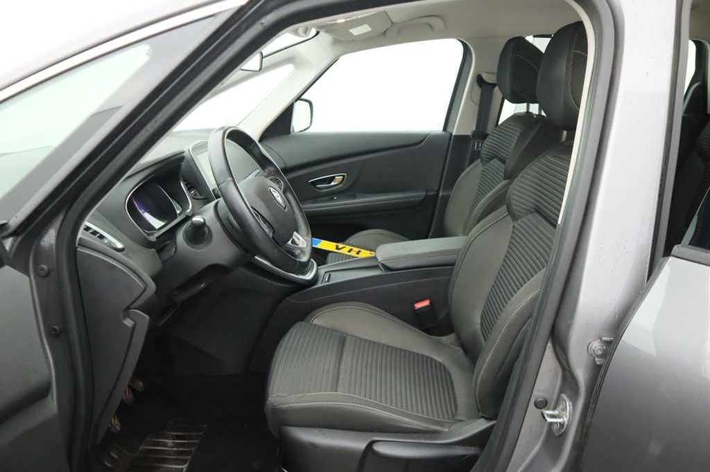 Renault Grand Scenic 2019 фото 3