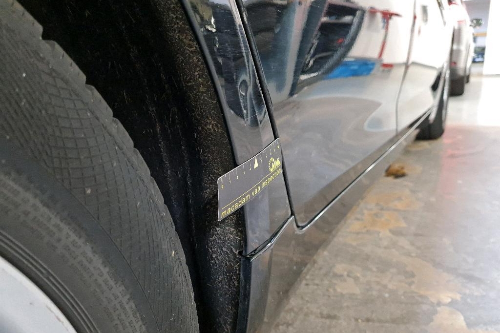 BMW 5 Series 2017 фото 9