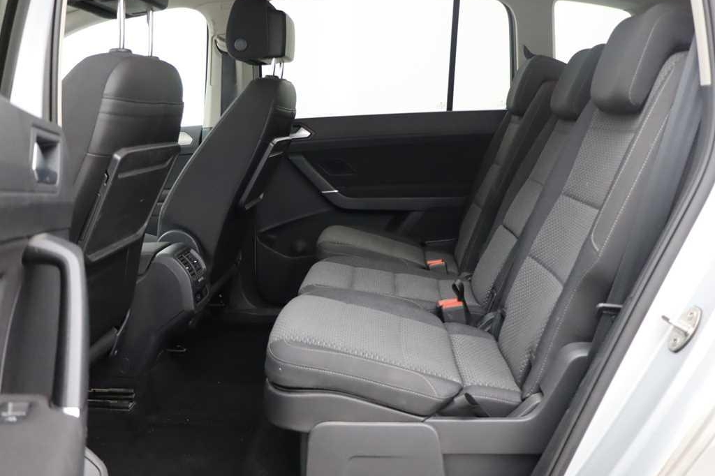 Volkswagen Touran 2018 photo 1