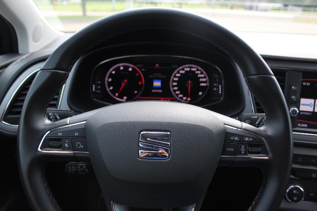 SEAT Leon 2019 photo 4