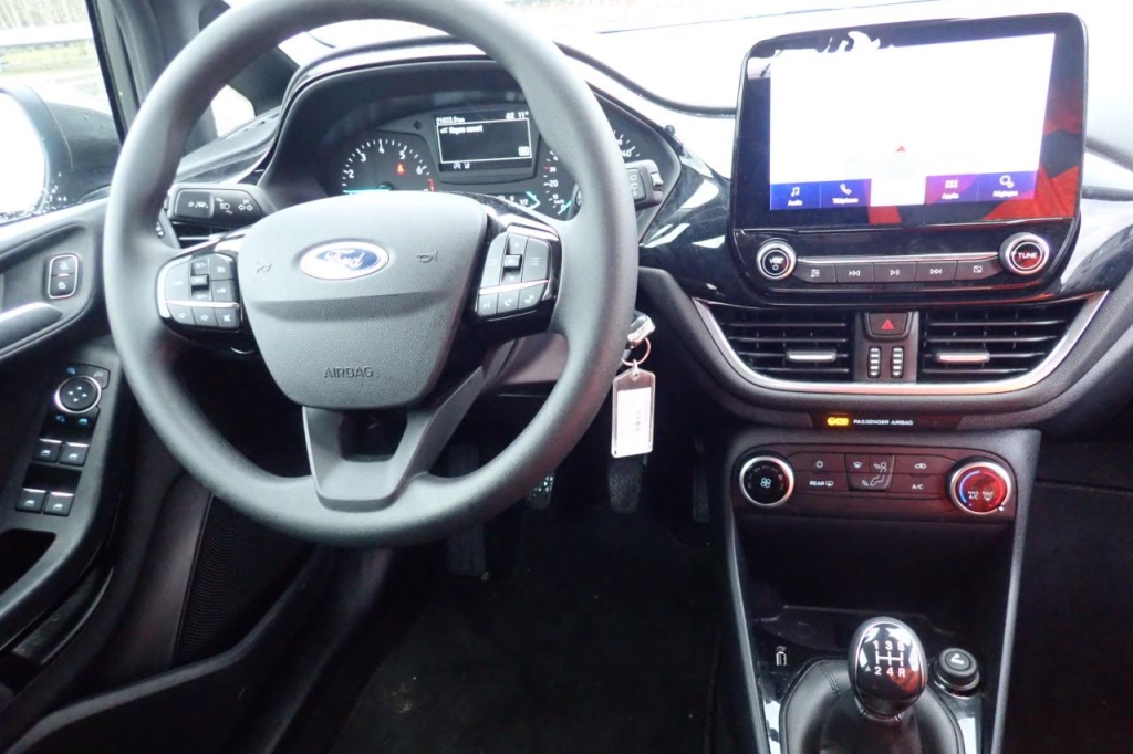 Ford Fiesta 2020 фото 3