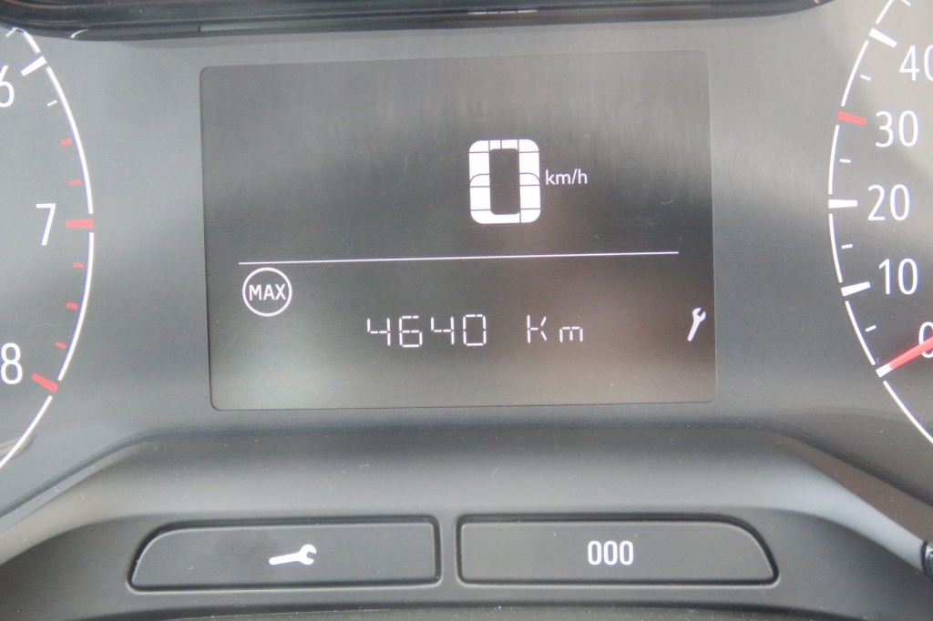 Opel Crossland X 2019 фото 18