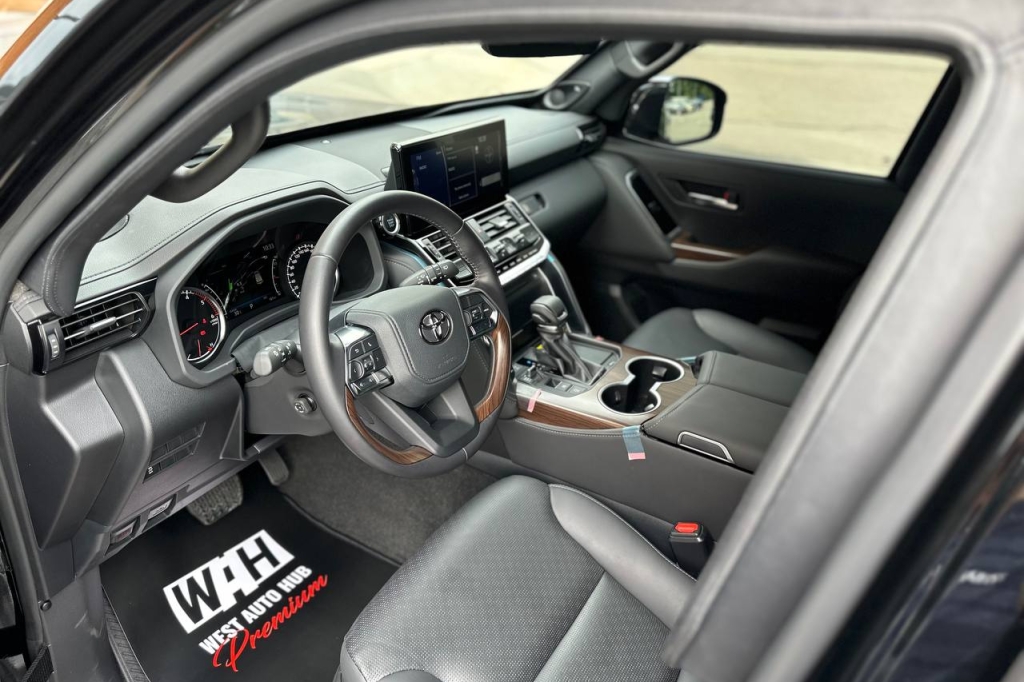 Toyota Land Cruiser 300 VX BR6 Armor 2022 фото Toyota Land Cruiser 300 VX BR6 Armor 2022 фото 9