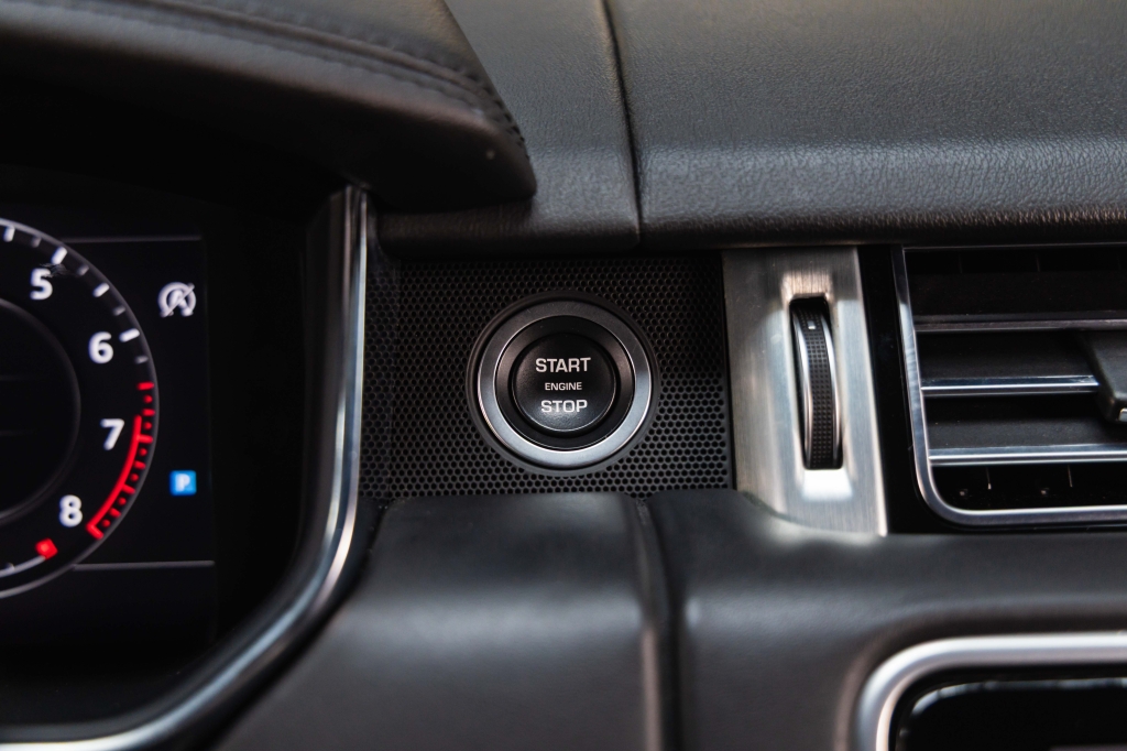 Land Rover Range Rover 2018 фото Land Rover Range Rover 2018 фото 25