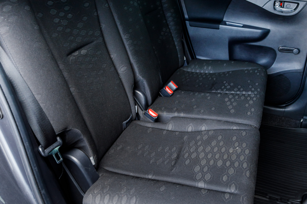 Subaru Trezia 2012 photo 9