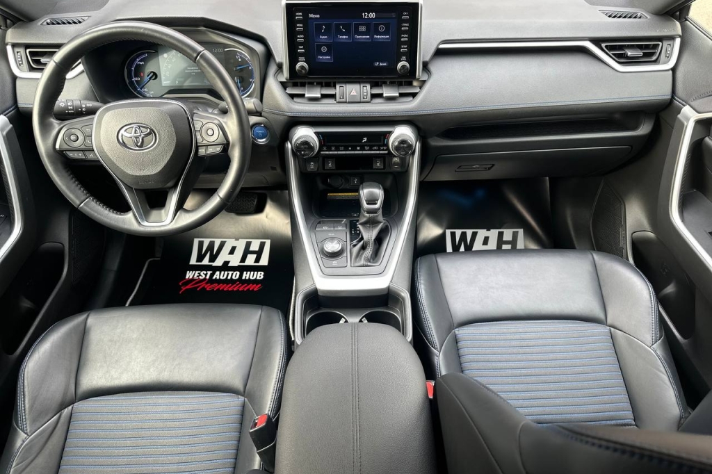 Toyota RAV4 EV Hybrid 2020 фото 18