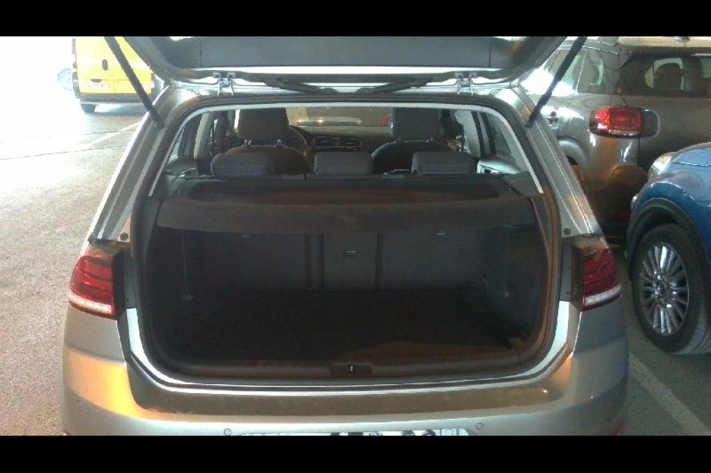 Volkswagen Golf 2019 photo 2