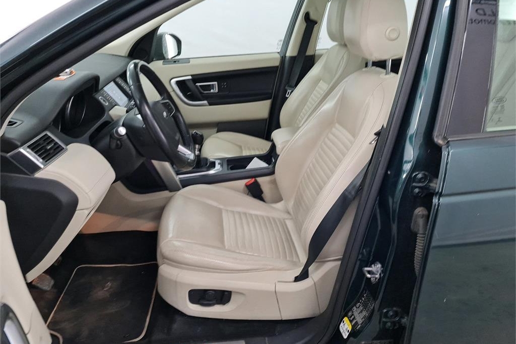 Land Rover Discovery Sport 2017 photo 1