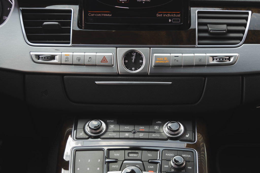 Audi A8 2015 photo 31