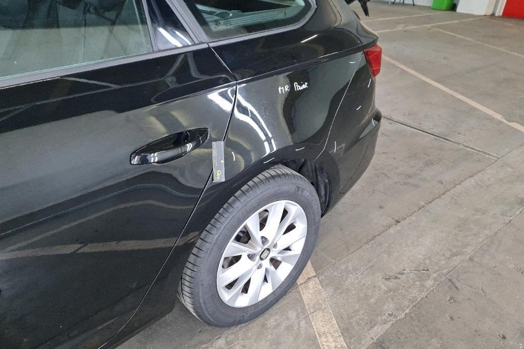 SEAT Leon ST 2018 фото 27