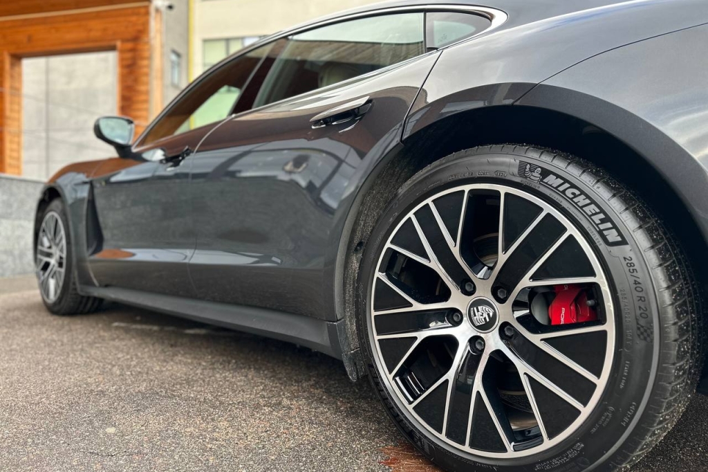 Porsche Taycan 4S 2020 photo 8