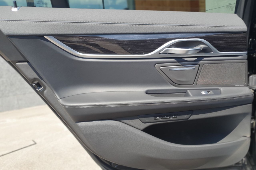 BMW 740 Ld Steptronic 2022 photo 14