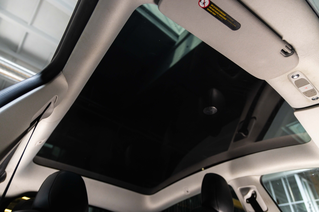 Tesla Model Y Long Range Dual Motor 2022 фото Tesla Model Y Long Range Dual Motor 2022 фото 25