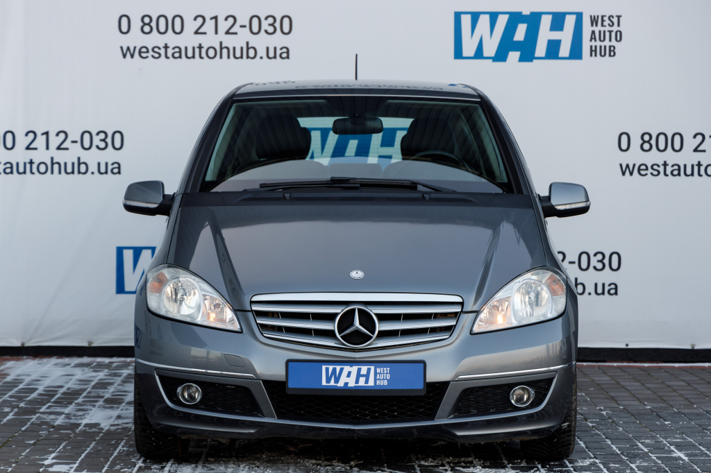Mercedes-Benz A 160 2010 photo 1