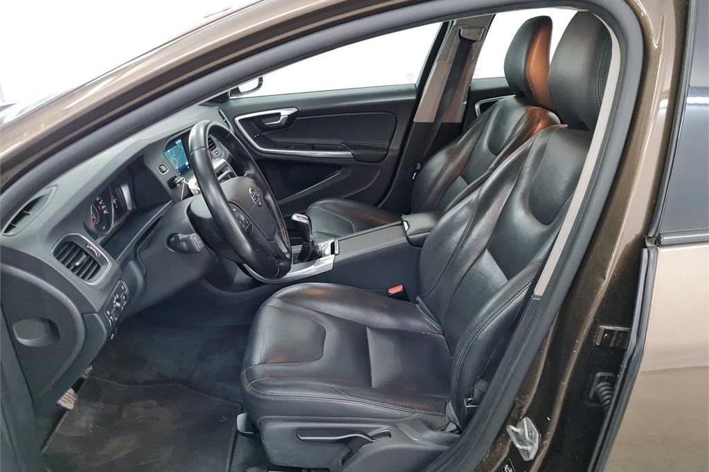 Volvo V60 Cross Country 2016 photo 4