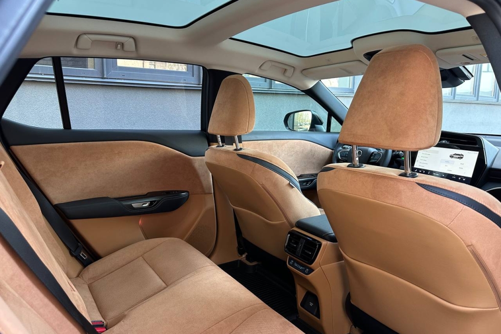 Lexus RZ 450e 2023 photo 18