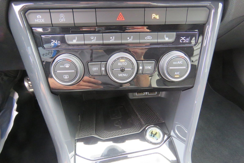 Volkswagen T-Roc 2019 фото 7