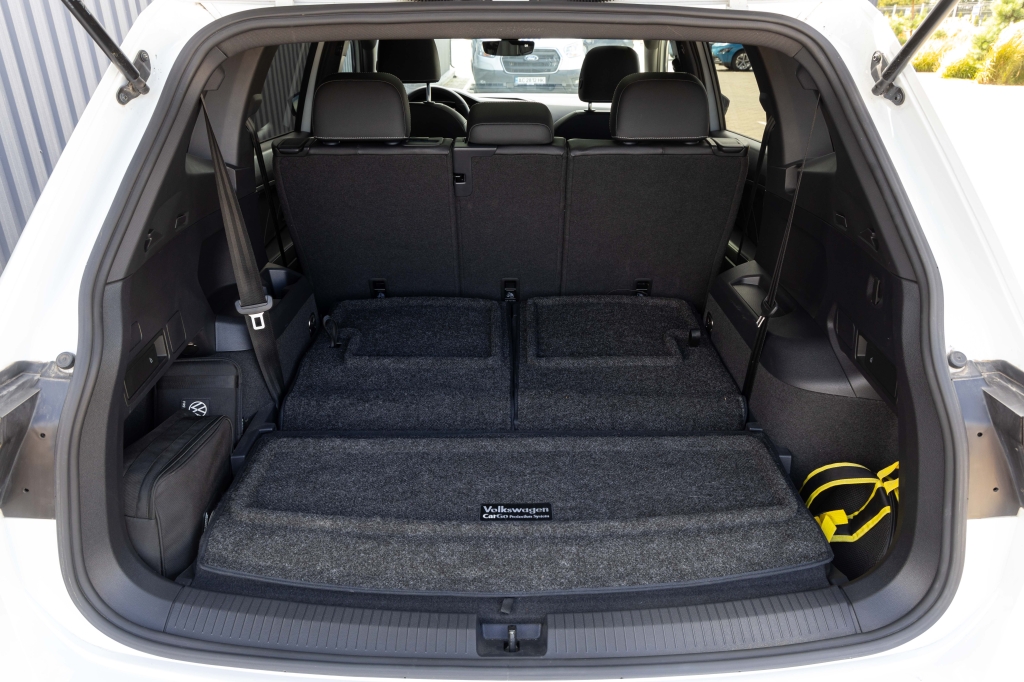 Volkswagen Tiguan SE R-Line 2022 фото Volkswagen Tiguan SE R-Line 2022 фото 35