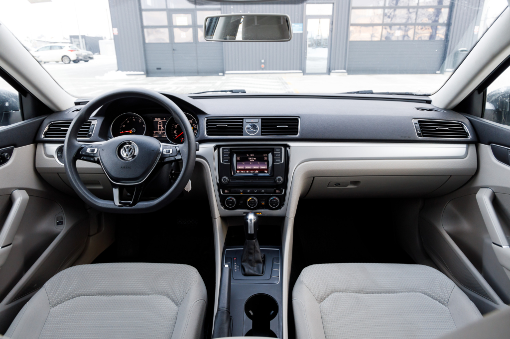 Volkswagen Passat S LED 2016 photo 12