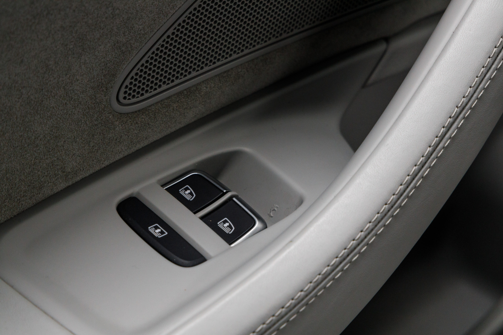 Audi A8 2014 photo 41