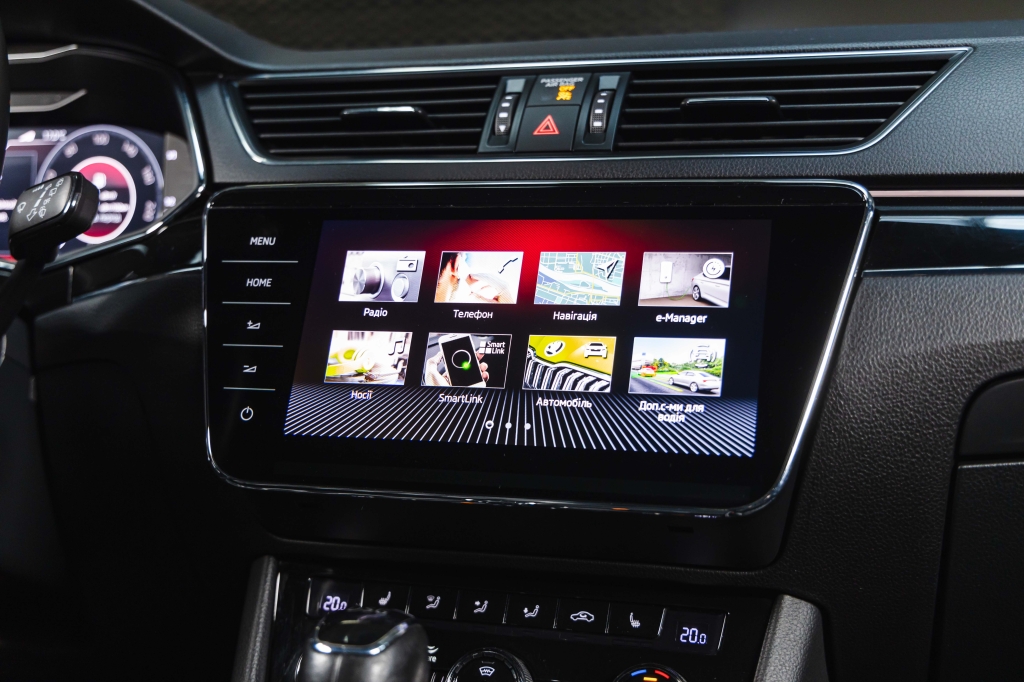 Skoda Superb Plug In Hybrid 2020 фото Skoda Superb Plug In Hybrid 2020 фото 37