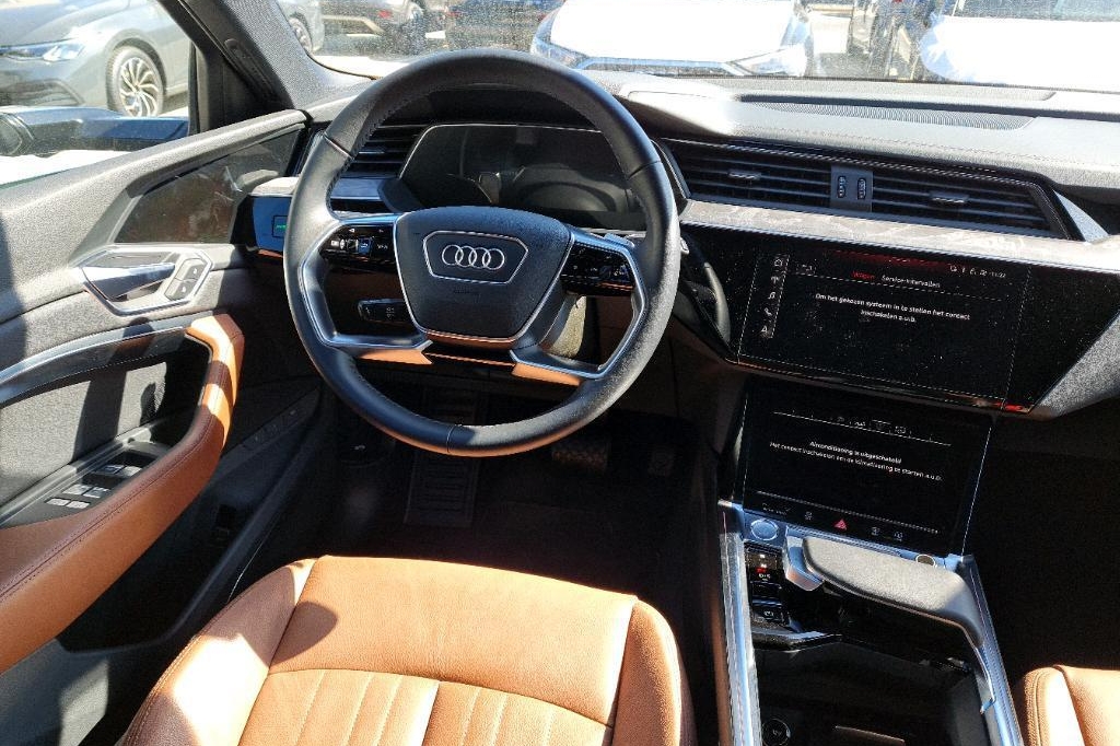 Audi e-tron 2019 photo 2