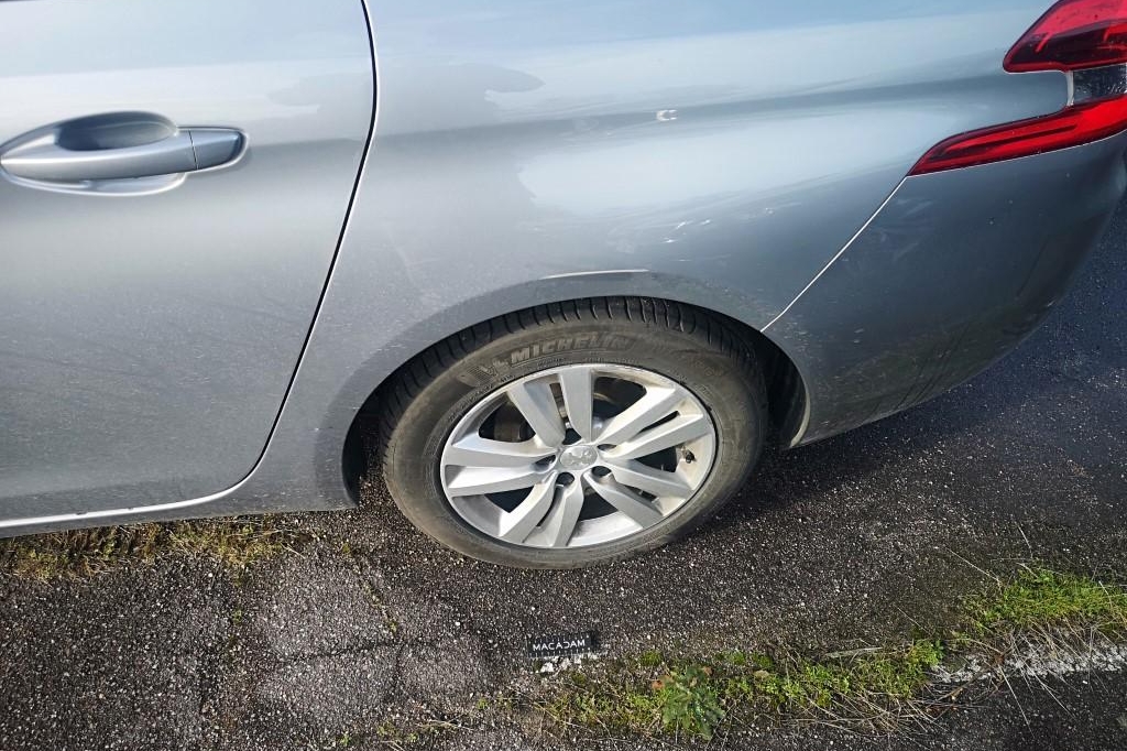 Peugeot 308 SW 2018 фото 29