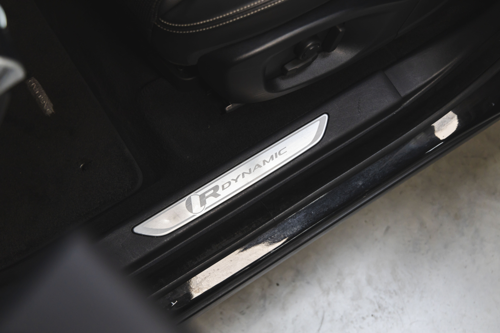 Jaguar E-Pace 2018 фото Jaguar E-Pace 2018 фото 22