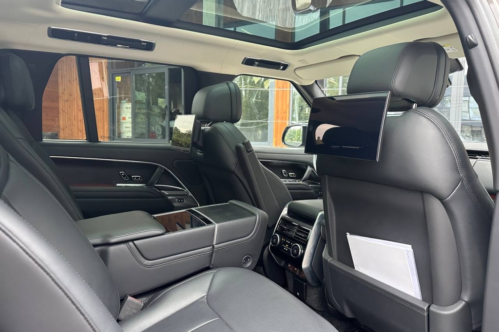 Land Rover Range Rover 3.0 D350 MHEV AWD First Edition  2023 photo 19