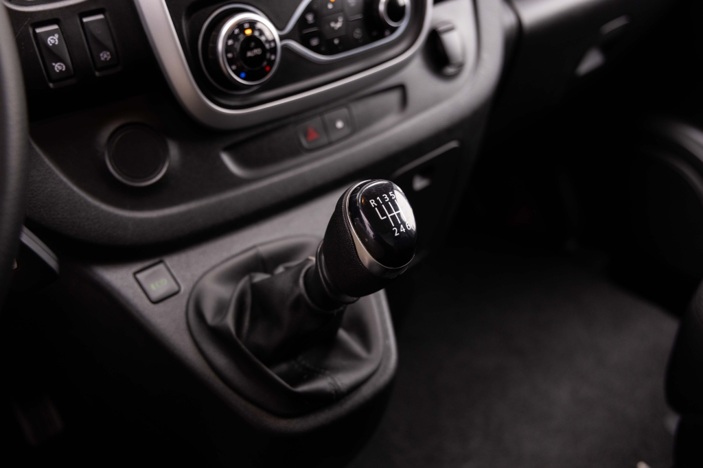 Renault Trafic 2019 photo 24