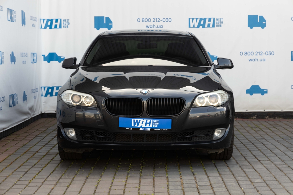 BMW 5 Series 2011 фото BMW 5 Series 2011 фото 2
