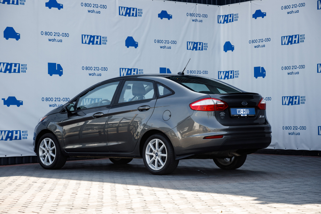 Ford Fiesta SE 2019 photo 2
