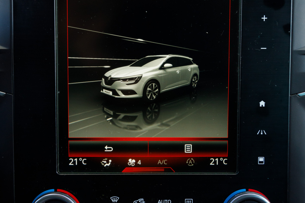 Renault Megane IV BOSE 2016 photo 22